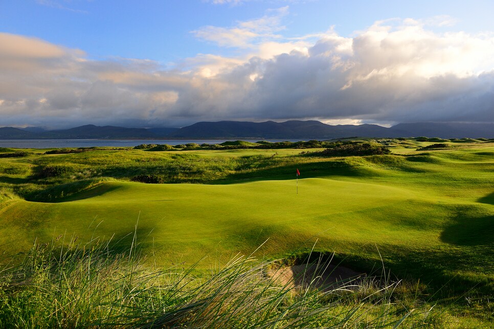 /content/dam/images/golfdigest/fullset/2022/5/golfbreaks-ireland/dooks 3.jpg