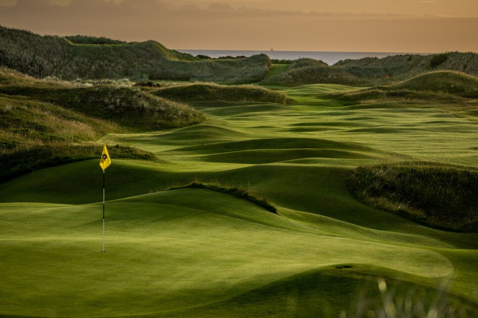 /content/dam/images/golfdigest/fullset/course-photos-for-places-to-play/county-louth-ireland.jpg