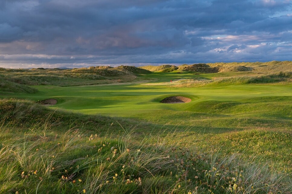 /content/dam/images/golfdigest/fullset/course-photos-for-places-to-play/county-louth-tenth-hole-ireland.jpg