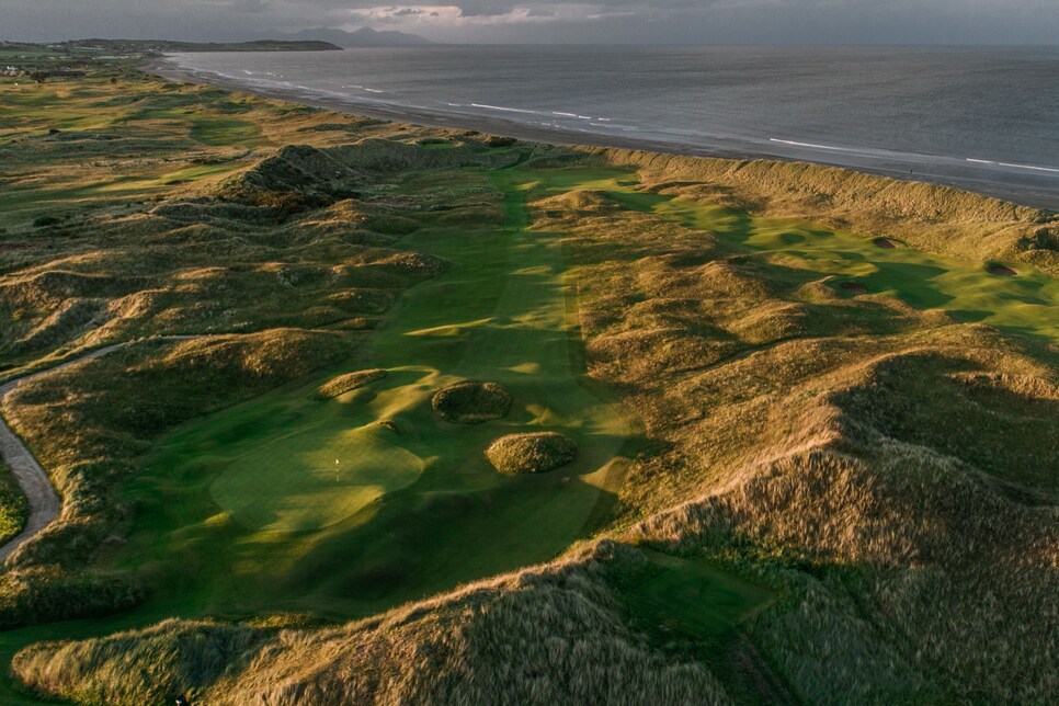 /content/dam/images/golfdigest/fullset/course-photos-for-places-to-play/county-louth-fourteen-ireland.jpg